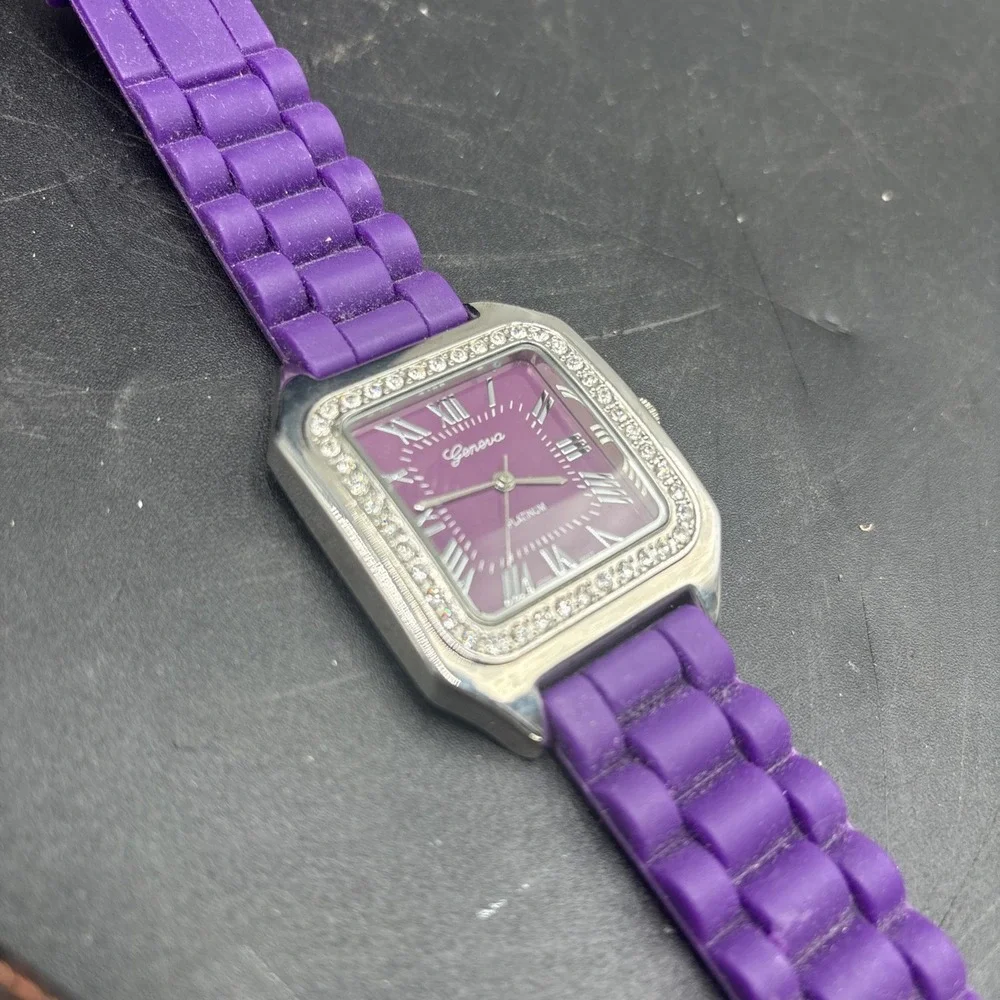 Lot Of Ten Women's Watches For Parts / Need Batteries Fossil Hello Kitty Mickey